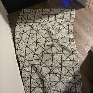 Geometric Black and White Rug
